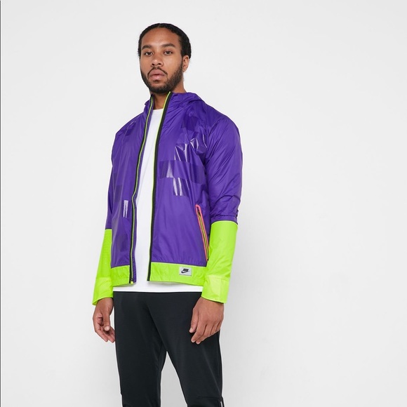 SOLD // Nike Reflective Running Windbreaker - Picture 5 of 9